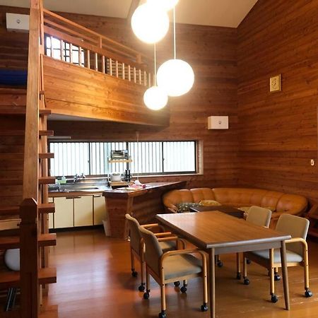 北軽井沢の貸別荘一棟貸し切り-庭とウッドデッキつき Azumaiokozan Esterno foto